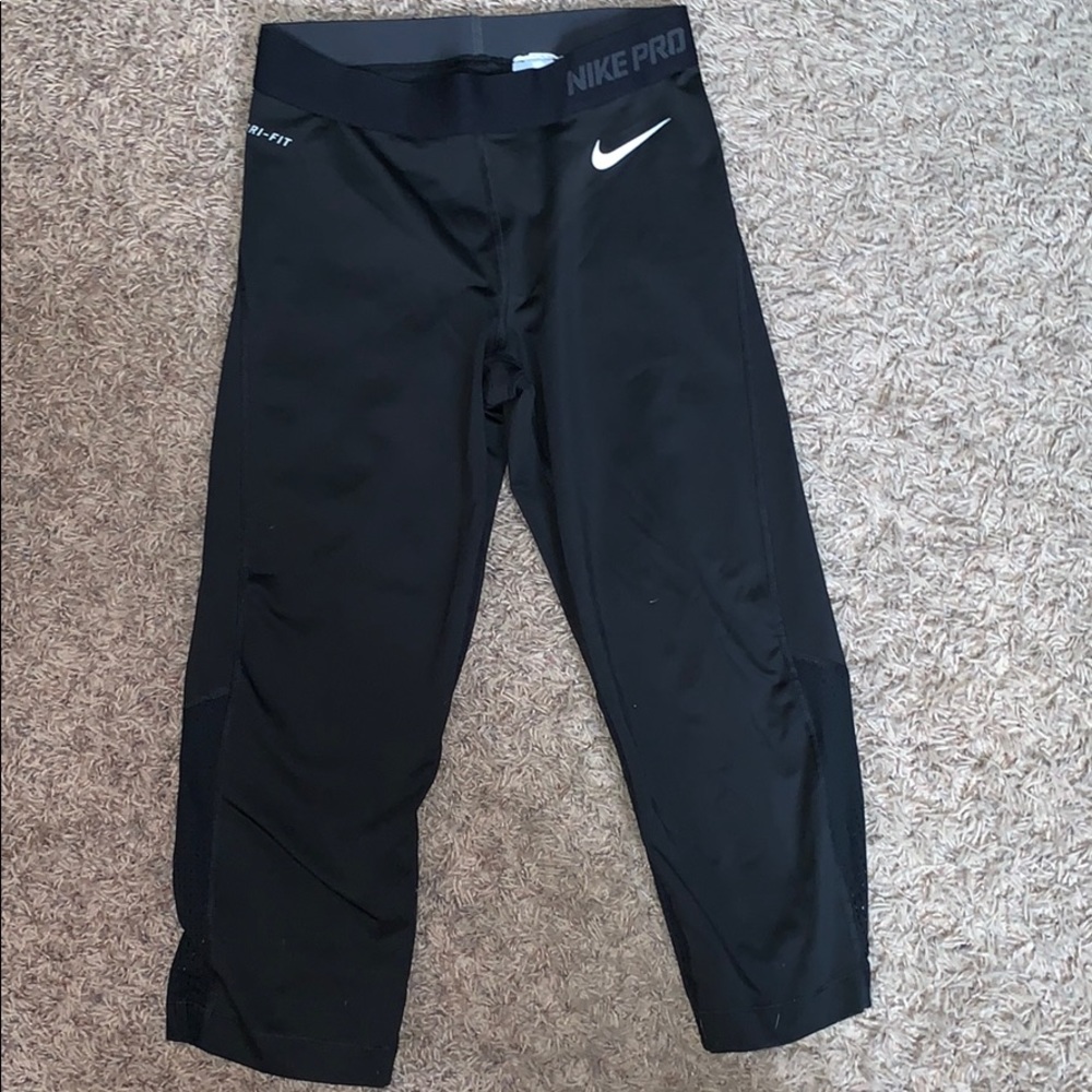 Nike cropped leggings